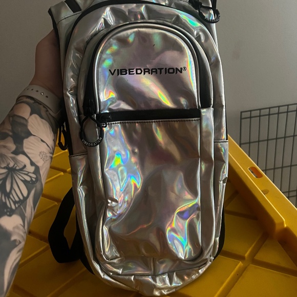Vibedration 2L Holographic Water Pack - Picture 1 of 2
